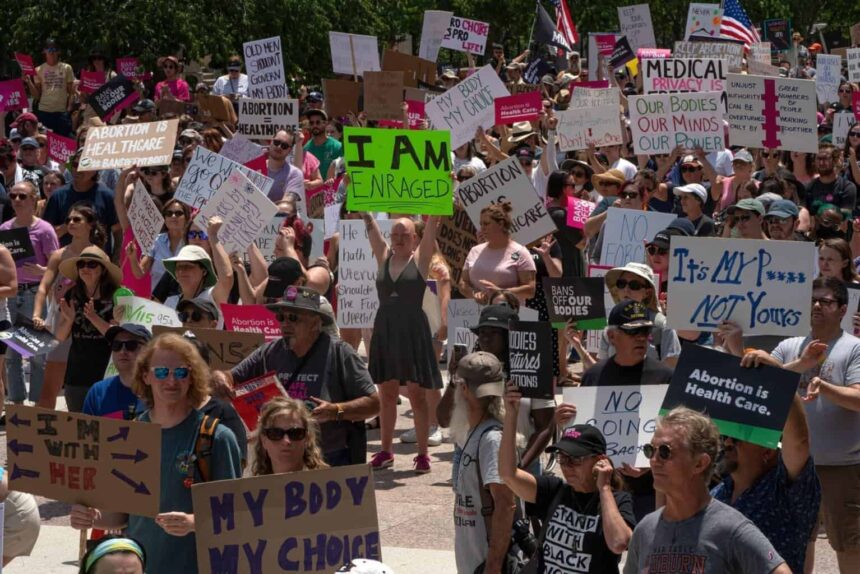 An june 2024 abortion rally in downtown nashville took protesters on a route to the state capitol and the federal courthouse.