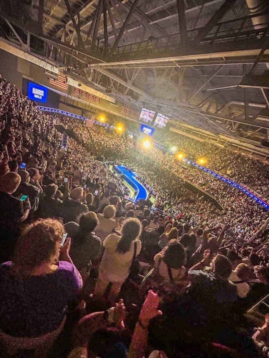The crowd at the pennsylvania rally for the harris walz campaign.