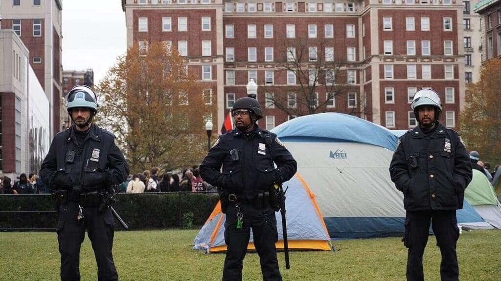 Police stand watch at columbia university following the arrest if pro-palestinian protesters