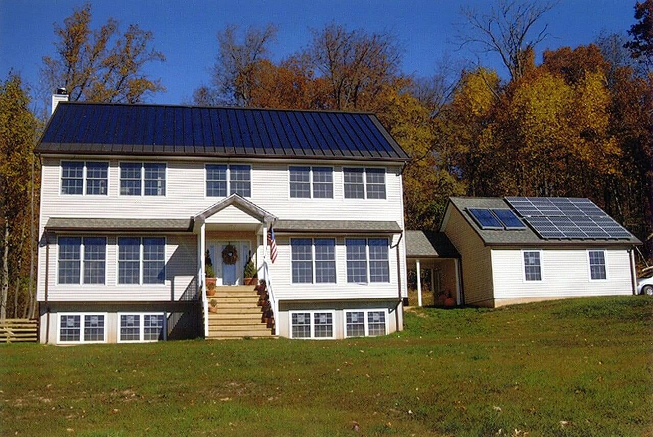 The solar patriot house in virginia with solar panel energy