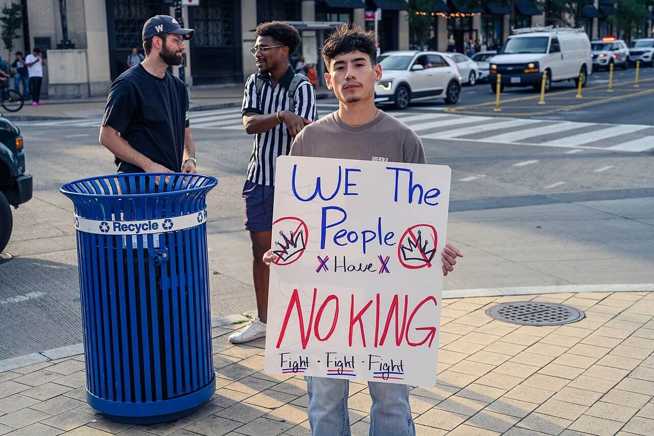 Ice out protest in d. C. In support of los angeles