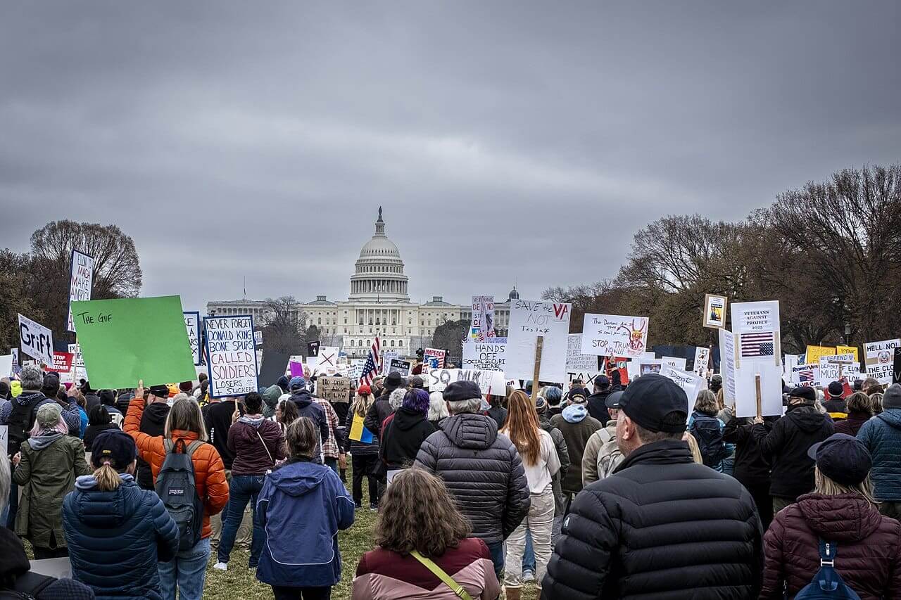 Veterans march to save the va