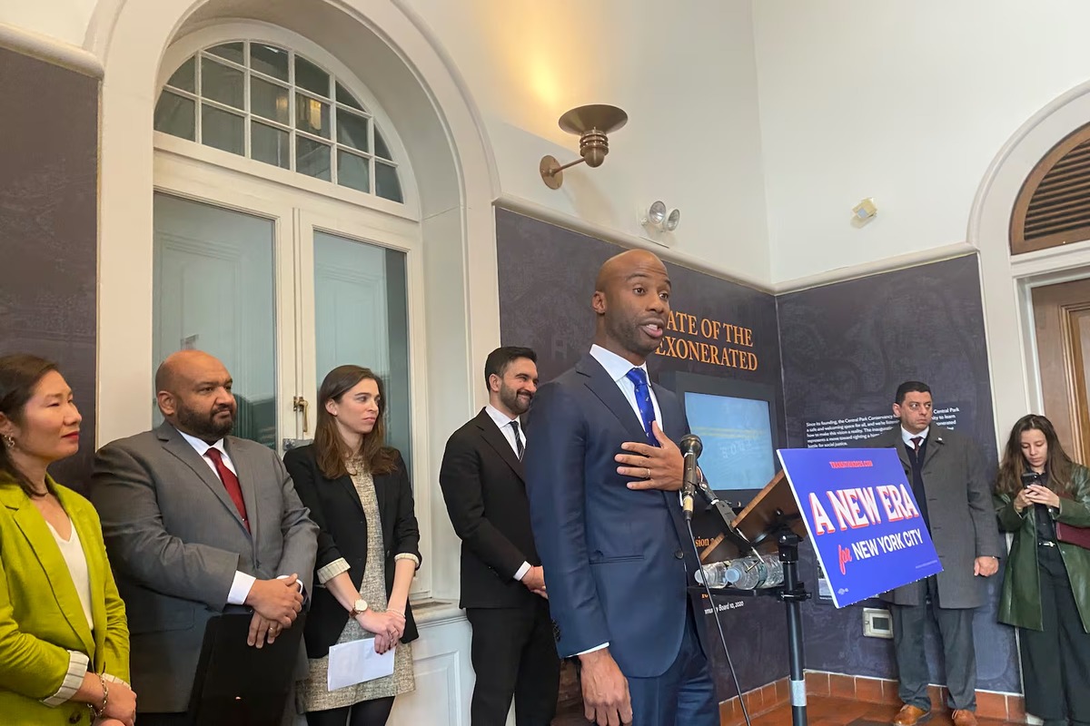 Kamar samuels speaks to reporters in new york