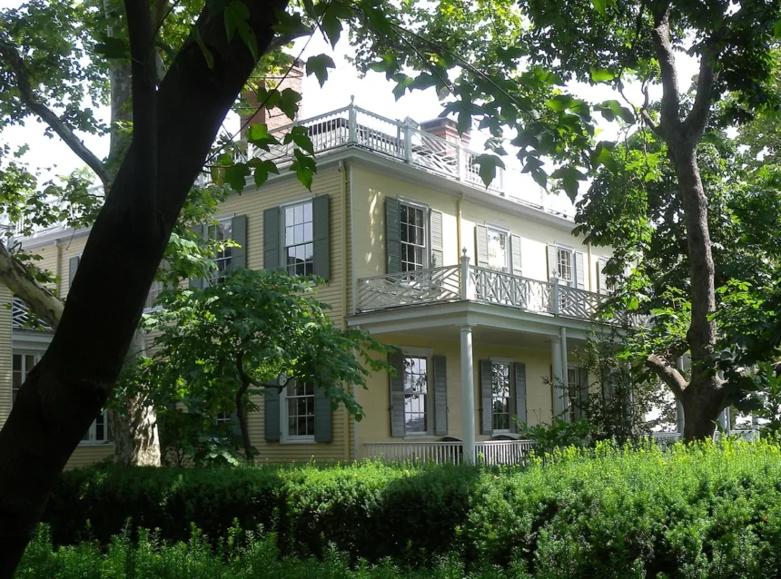 Gracie mansion in manhattan