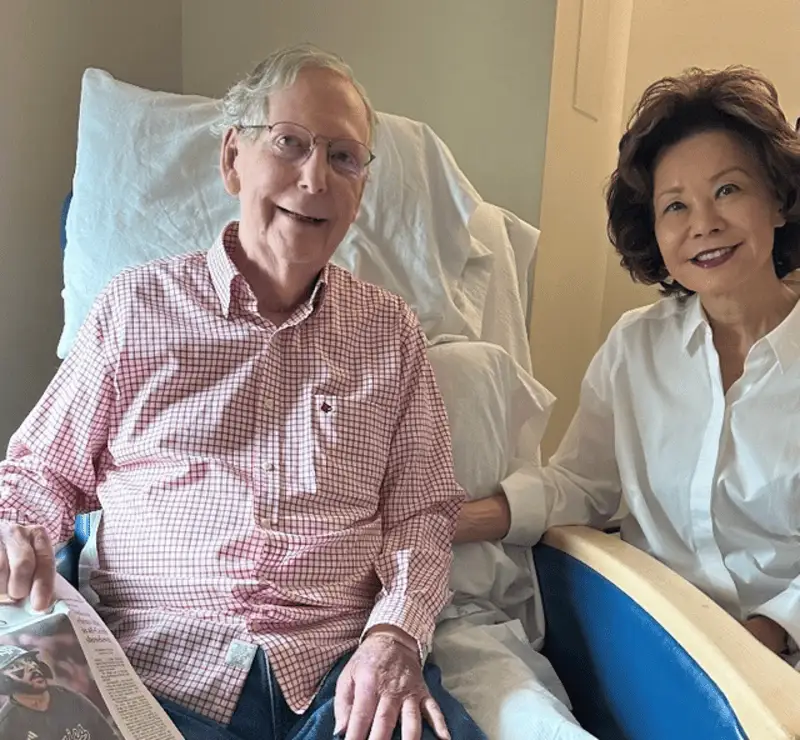 Mitch mcconnell released a proof of life photo